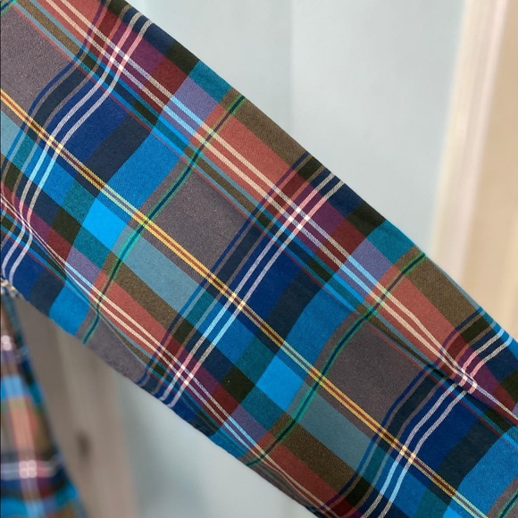 Tommy Hilfiger Shirt in size medium. - Picture 3 of 5